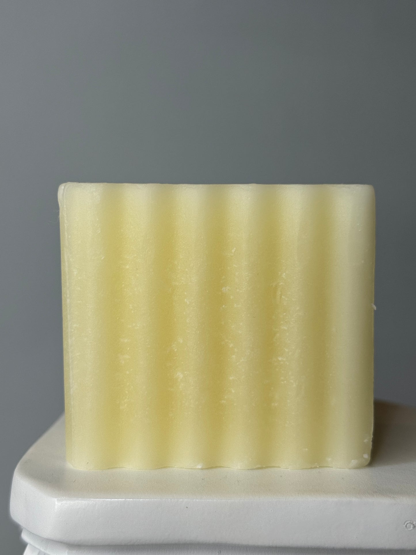 Exotic Cosmetics UK Silk Restore Nourishing Detangling Conditioner Bar with Shea Cocoa Butter Argan Oil for Dry Hair Handmade in the UK Haircare Moisturizer Hydrating Moisture Hydrate